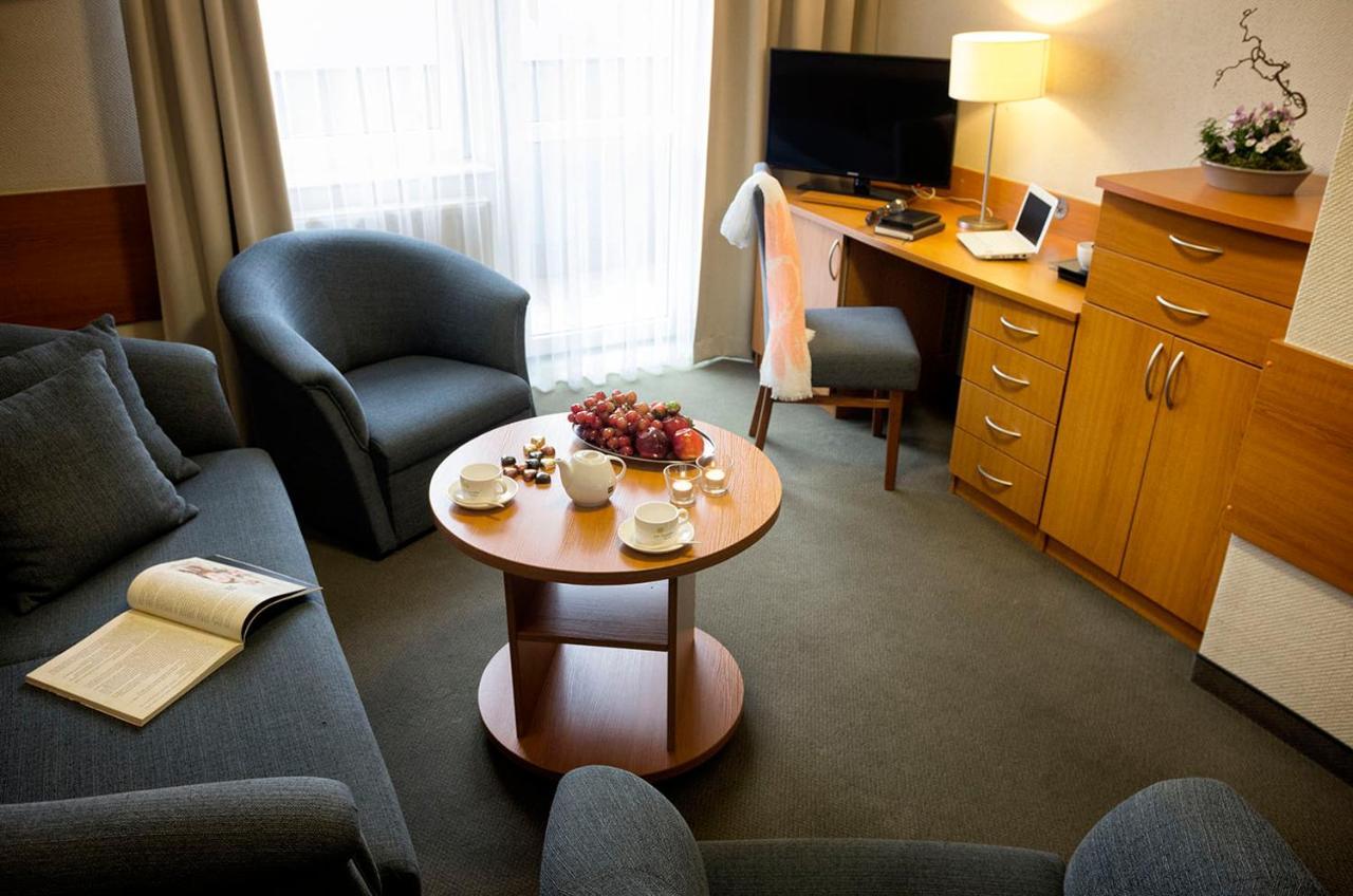 Hotel La Siesta & Medical Spa Jastrzębia Góra エクステリア 写真
