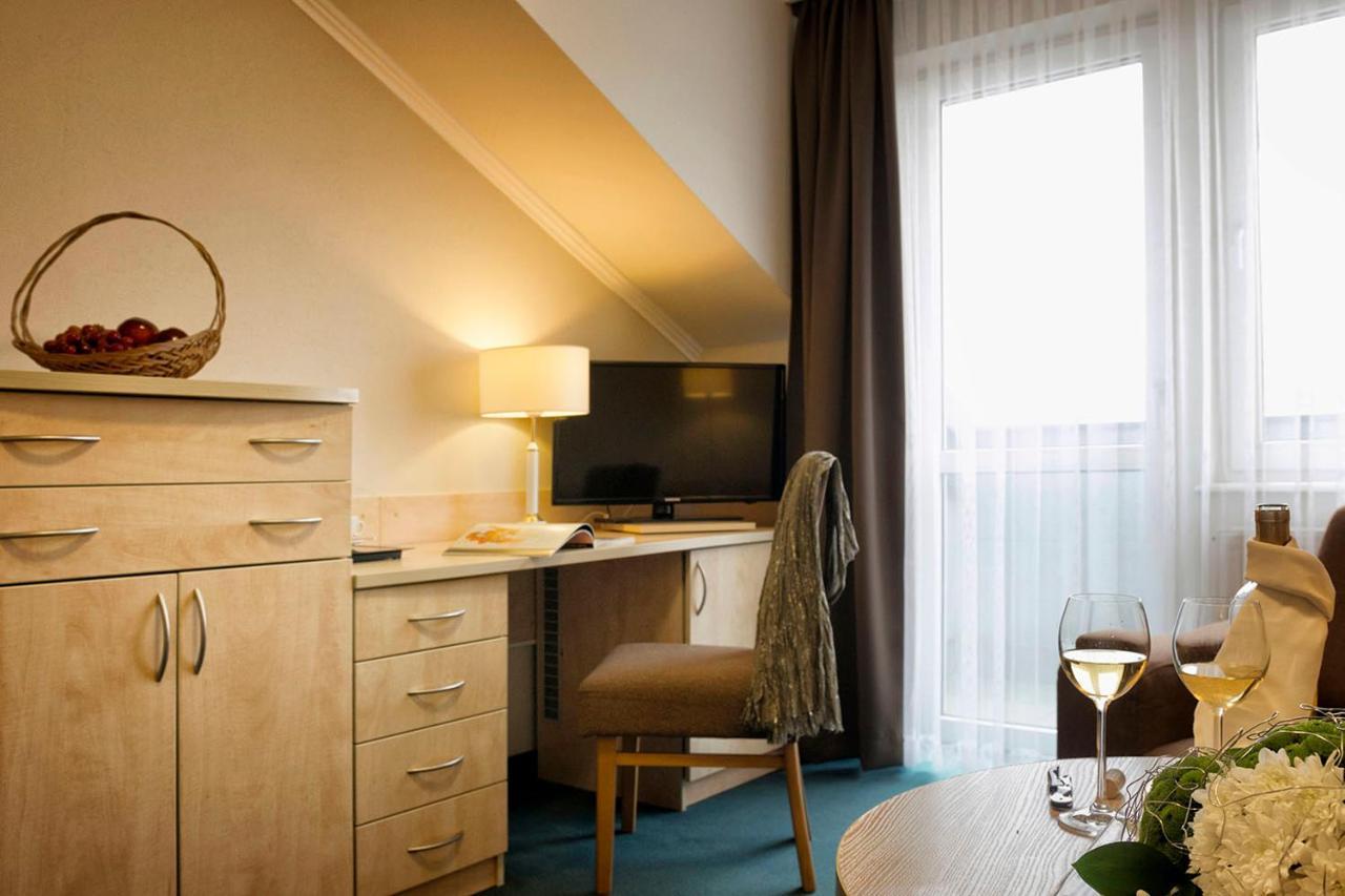 Hotel La Siesta & Medical Spa Jastrzębia Góra エクステリア 写真